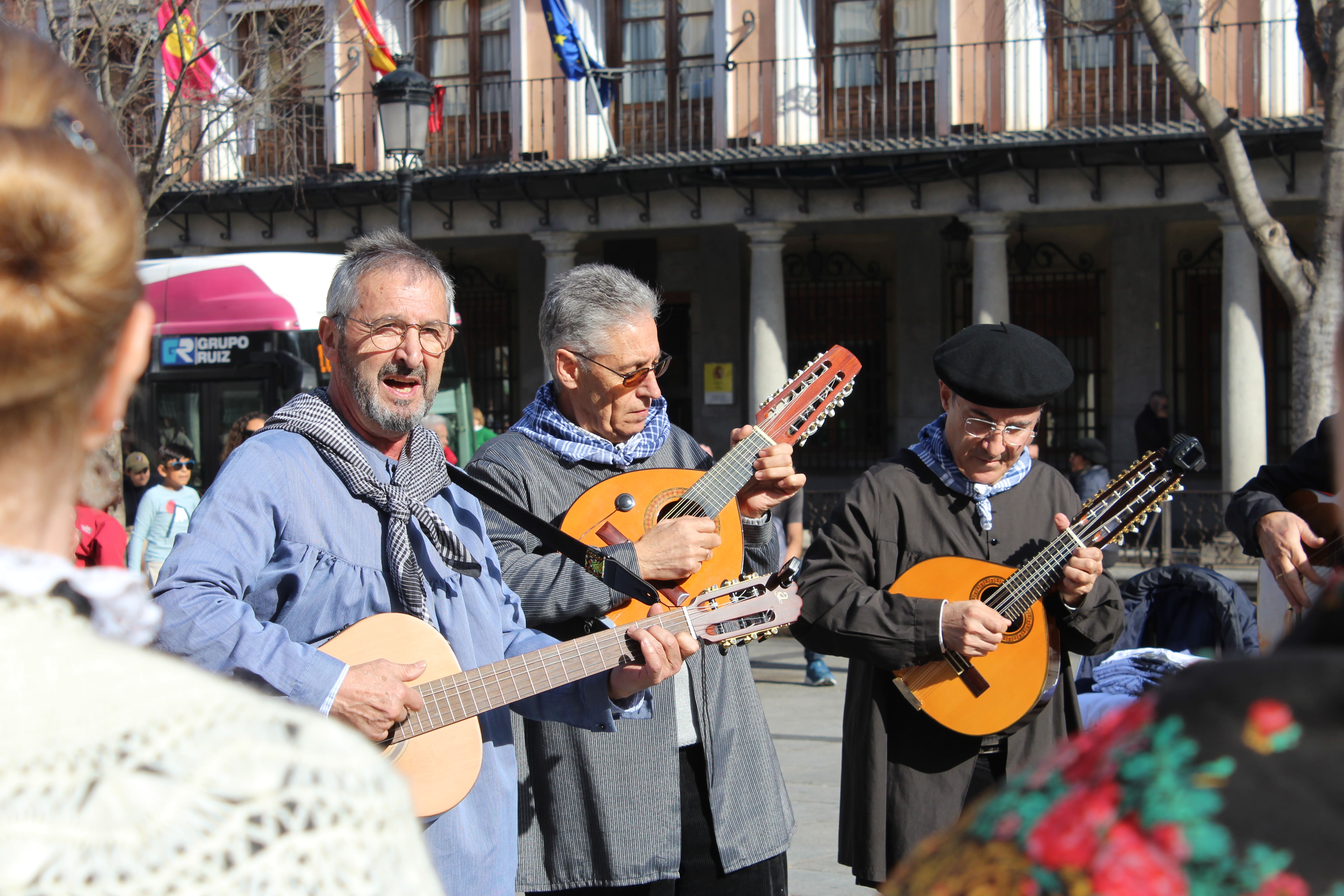Promocion en Toledo de la Fiesta de Cruces y Mayos de Villanueva de los Inafntes, Img1